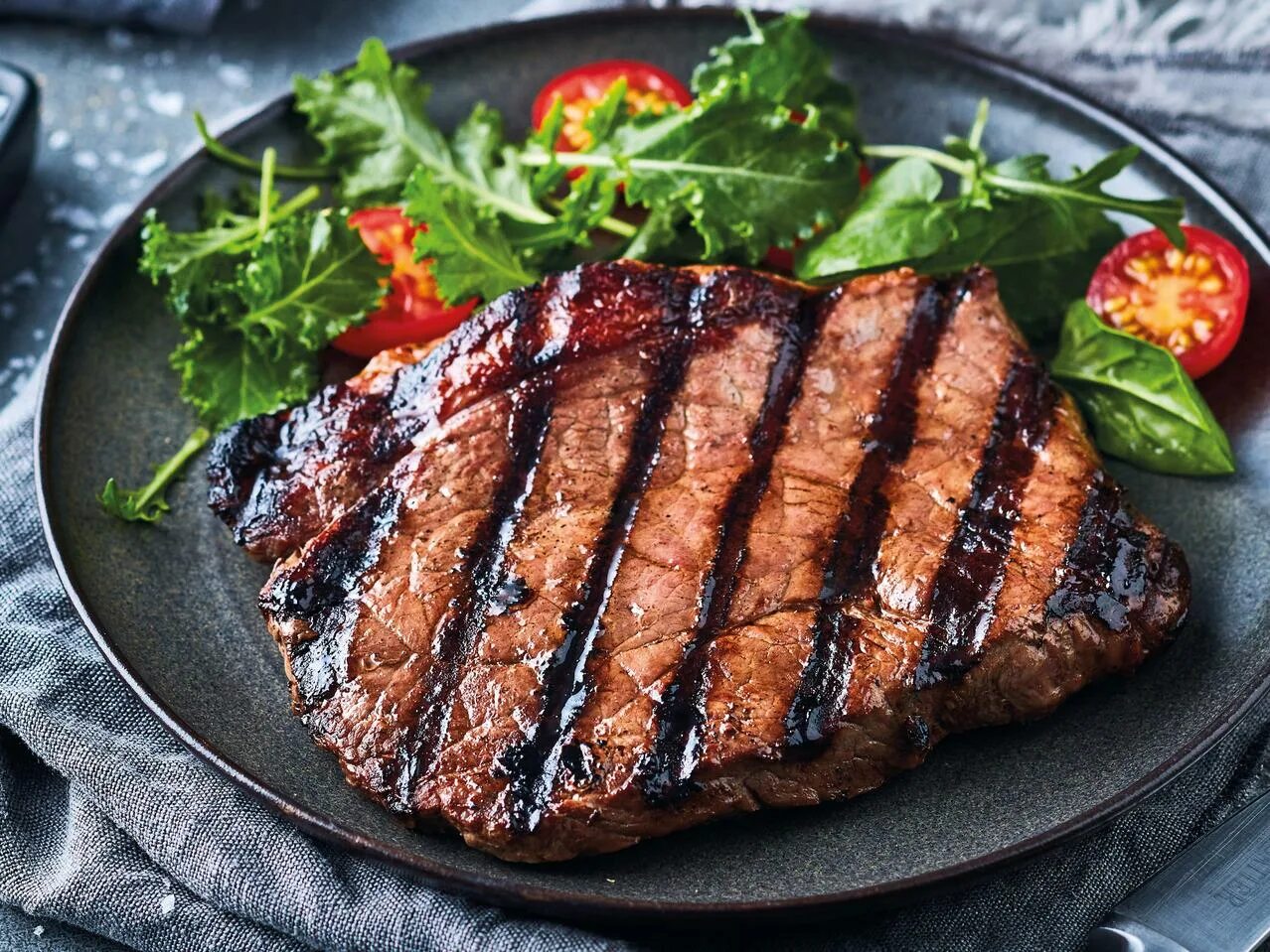 Приготовление говядины фото Lidl is selling two beef rump steaks for £ 3.30 The Sun