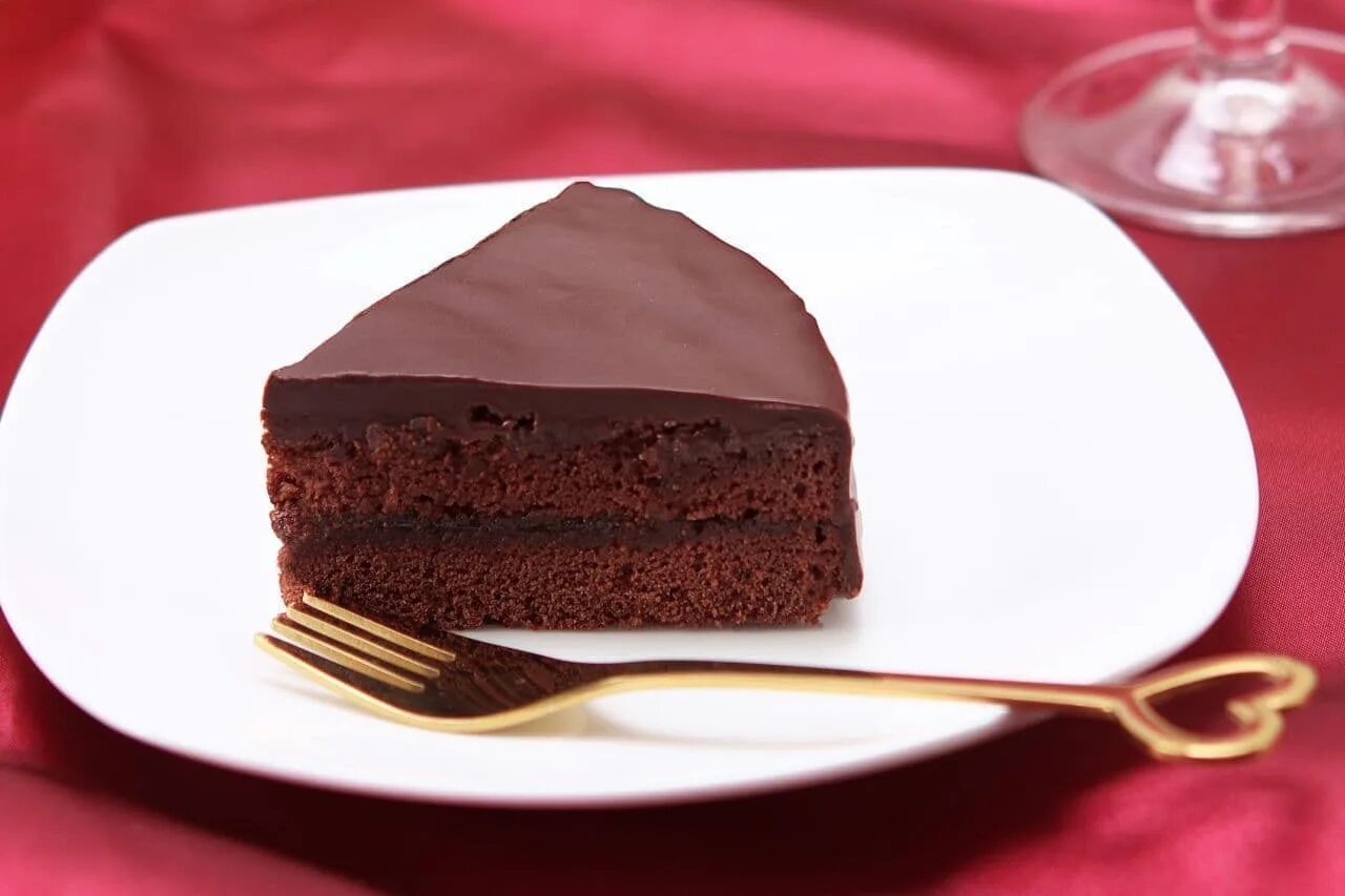 Приготовление и оформление торта захер таблица Sacher Torte now available at Fujiya's online store Family Town! Apricot jam san