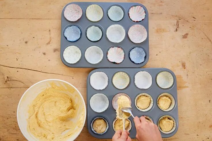 Приготовление капкейков пошагово с фото How to make perfect vanilla cupcakes Features Jamie Oliver