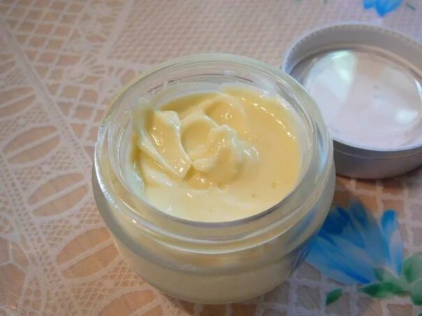 Приготовление кремов с фото Recipe for the perfect face cream You will need: 50 ml of base oil, 15 g of bees