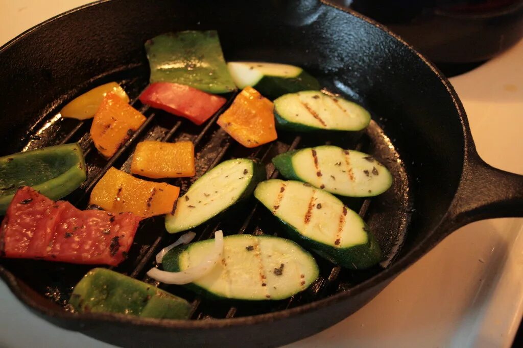 Приготовление овощей на сковороде с фото 10 things: cast iron grill pan Grilled Vegetables. The Swe. Flickr