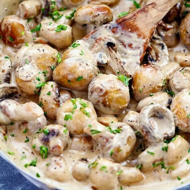 Приготовление шампиньонов с фото Creamy Garlic Parmesan Mushroom Chowder Stuffed mushrooms, Mushroom recipes, Tha