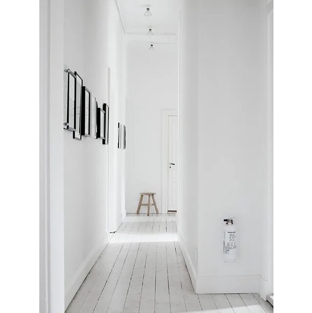 Прихожая белые стены интерьер Calm - #AMerryMishapBlog Hallway inspiration, Interior, White hallway