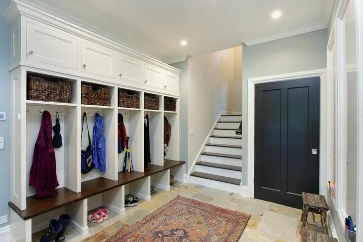 Прихожая большая дизайн в доме Image result for large mud room entry Mudroom design, Mud room entry, Mudroom cu