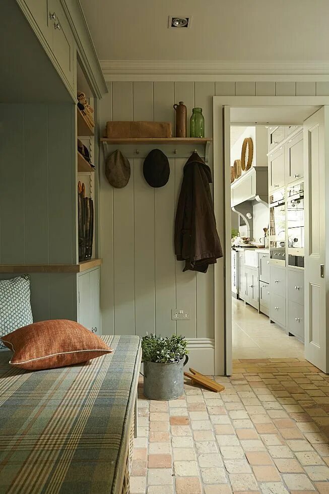 Прихожая дизайн фото в сельской местности Current Design Crush- Mudrooms! Home, Farmhouse interior, Mudroom decor