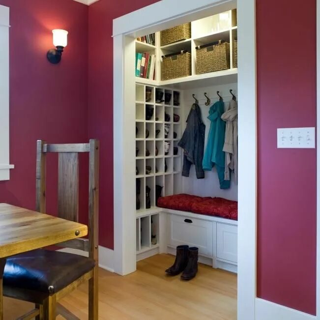 Прихожая кладовка фото Entryway Features Custom Bench With Shoe & Coat Storage HGTV Home remodeling, Cl