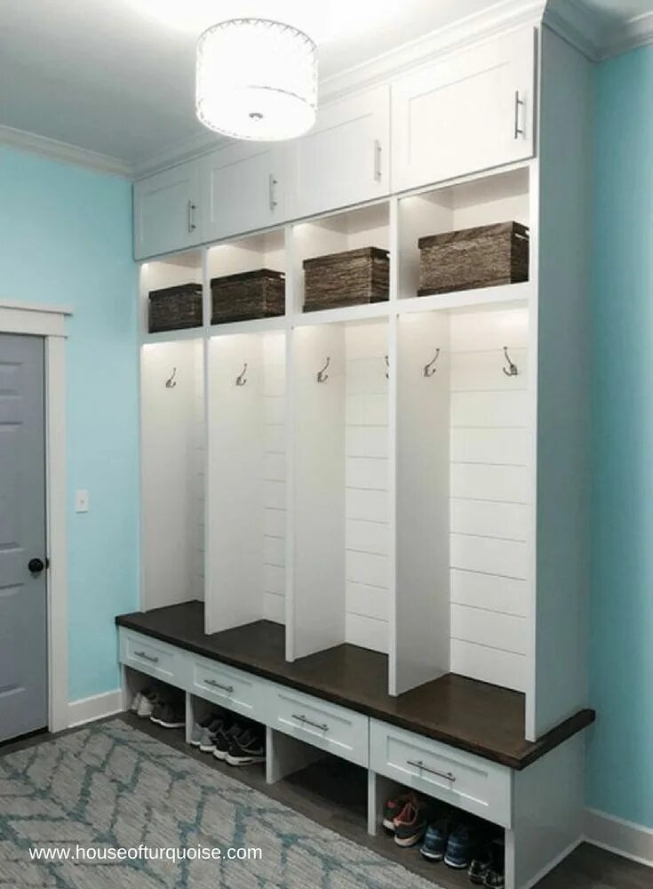 Прихожая раздевалка фото г тюмень 5 key questions you need to ask for the perfect mudroom design Mud room storage,