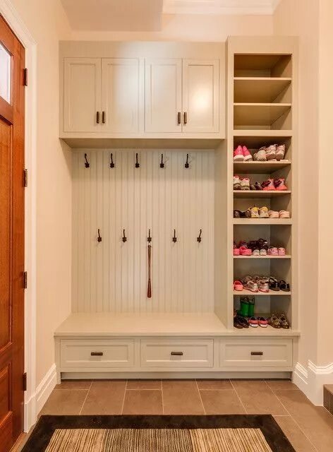 Прихожая с полками фото Pin by Megan Bell on House Mudroom remodel, Small mudroom ideas, Laundry room re