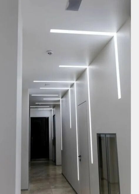 Прихожая световые линии фото Ver otras ideas de lámparas de estilo LED como esta / #Cómo #Diseñodeiluminación