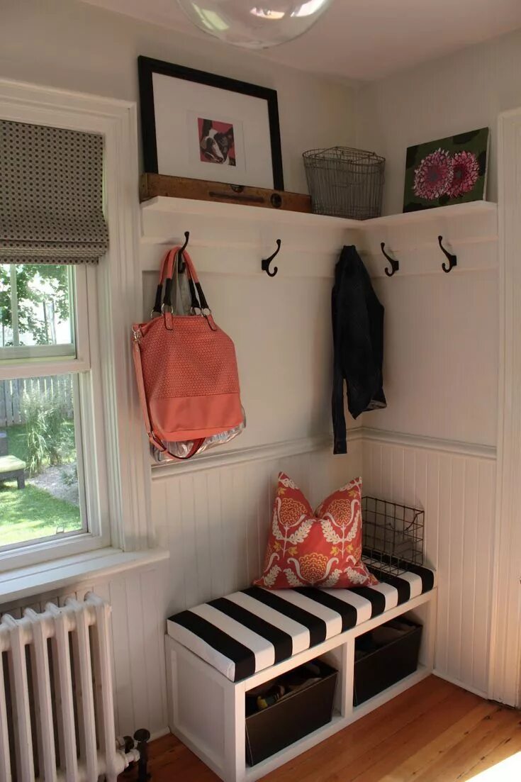 Прихожая своими руками на дачу Maximize Your Space With These 27 Mudroom Storage Ideas Arredamento ingresso pic