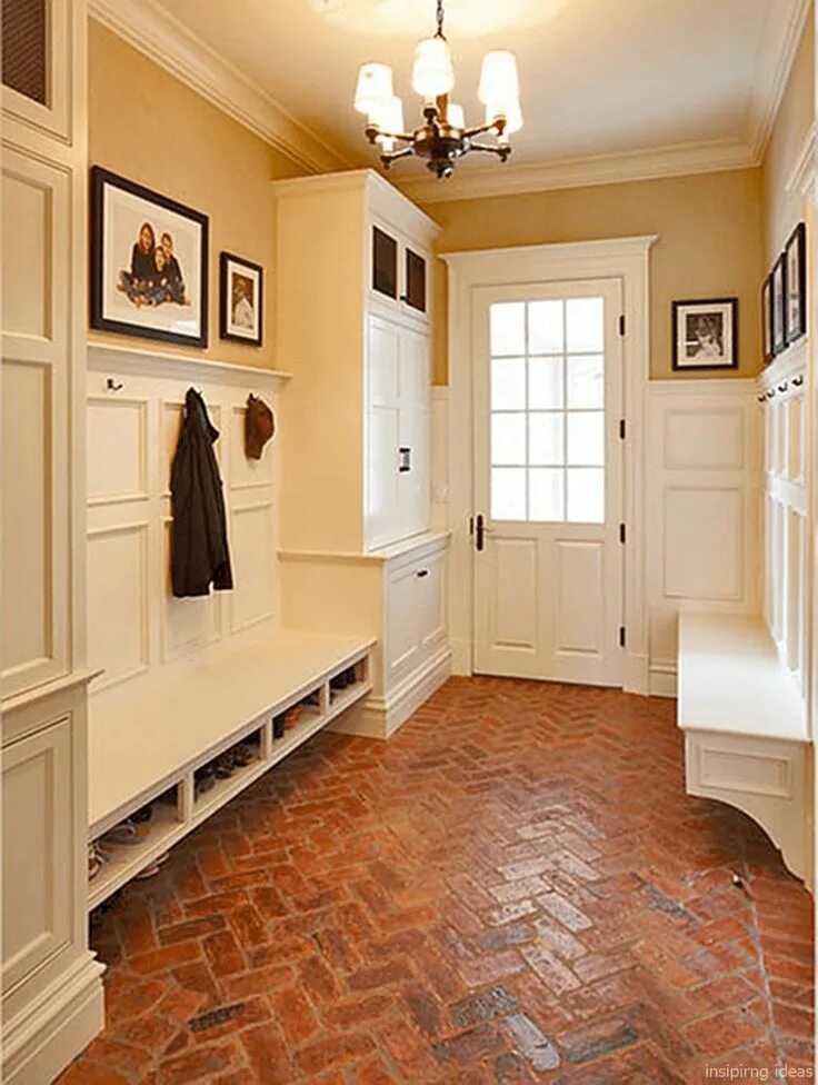 Прихожая в доме фото Gorgeous Mudroom Entryway Design Ideas 67 House design, Herringbone brick floor,