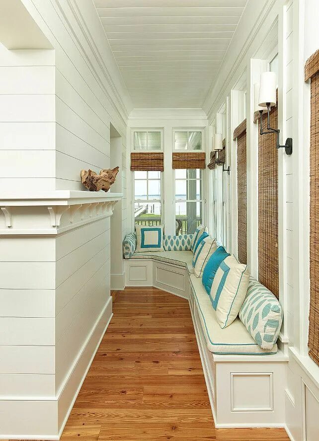 Прихожая веранда фото 10 Clever Ways to Make Your Hallway Work Harder Home, House of turquoise, House