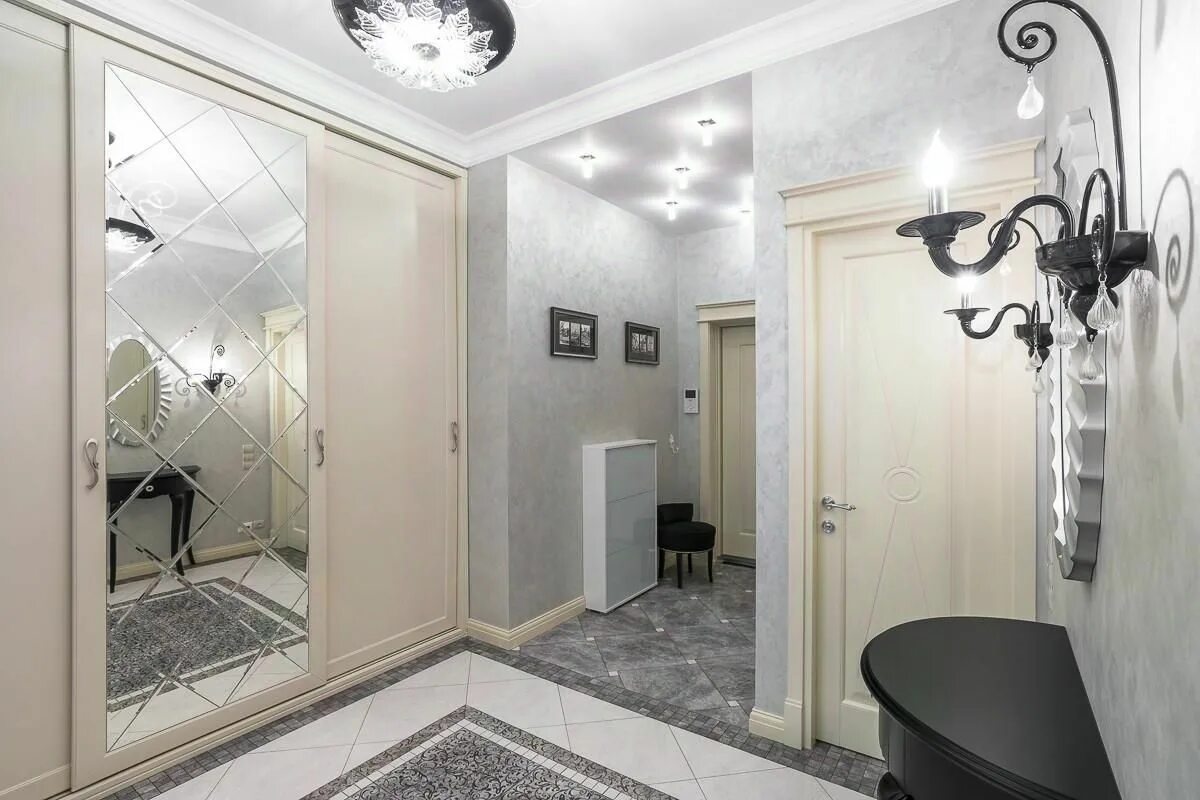 Прихожая зеркальная фото Продажа трехкомнатной квартиры 107м² Подлесная ул., 11, Королев, Московская обла