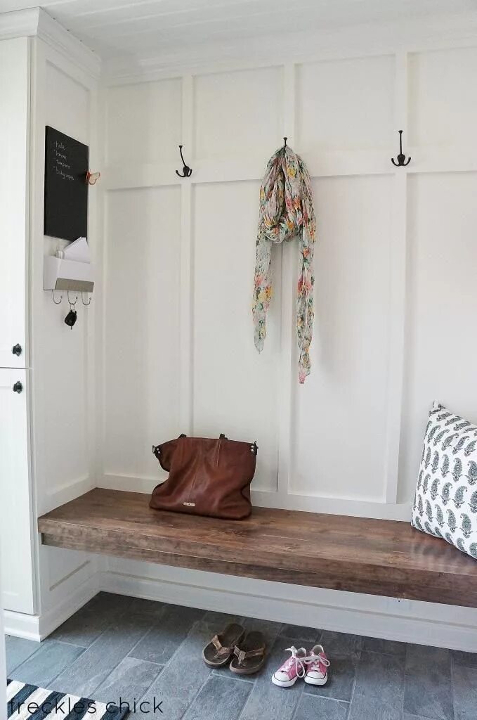 Прихожие скамейки фото freckles chick: Mini mudroom: take two Mud room entry, Mudroom, Boot room