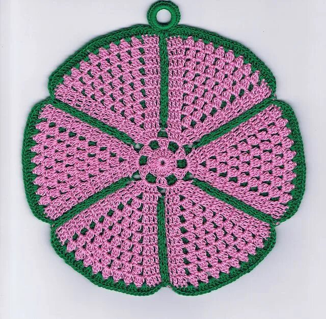 Прихватка крючком схема фото Flower Potholder pattern by Sónia Maria Potholder patterns, Crochet hot pads, Cr