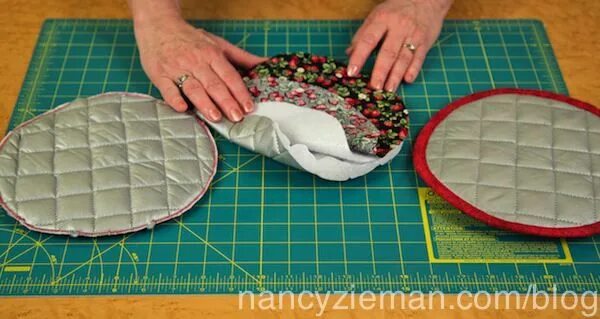 Прихватки фото схемы Sew a Pot Holder in 60 Minutes Sewing projects for beginners, Sewing for beginne