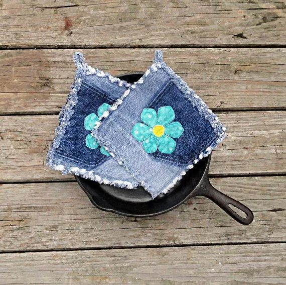 Прихватки из джинсов фото Blue Jean Potholders Turquoise Flower Power by DenimDiva2day, $15.50 Turquoise f