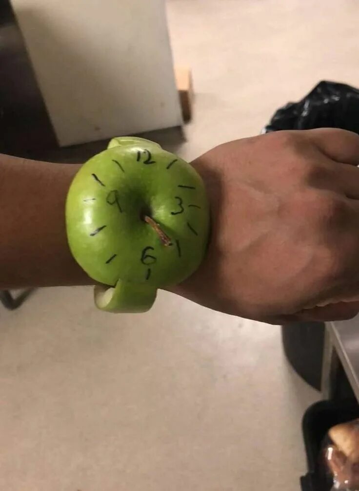 Прикол яблоко фото Apple Watch - Core technology at a fraction of the price. Apple memes, Funny gag