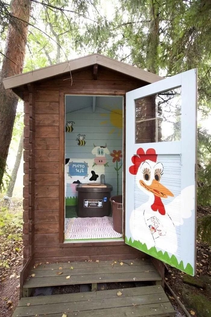 Прикольная дача своими руками Pin on Самые необычные дачные туалеты Outhouse decor, Fancy outhouse, Greenhouse