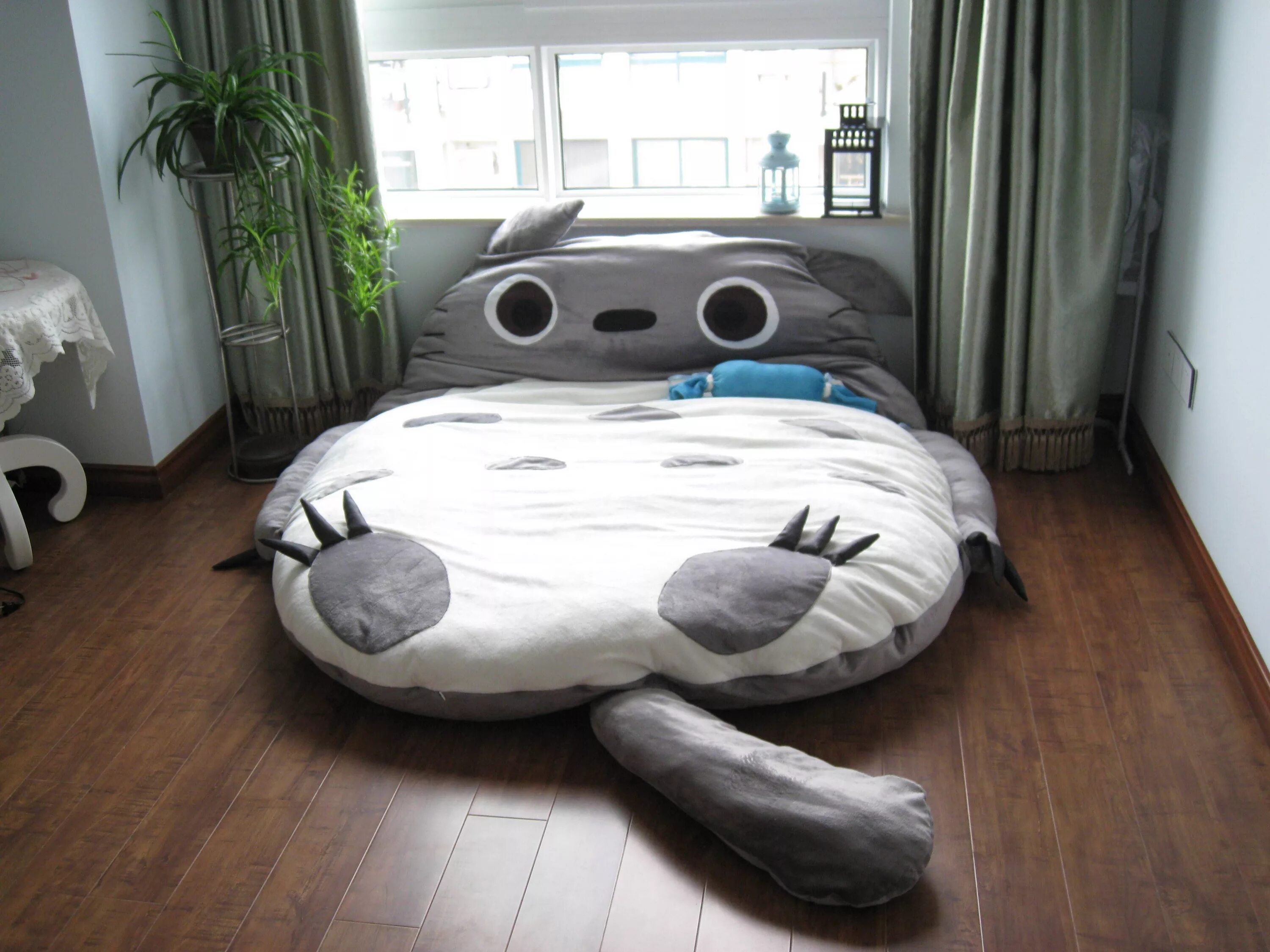 Прикольная кровать фото Tototototototo...tottottotoo Totoro, Cat bed, My neighbor totoro