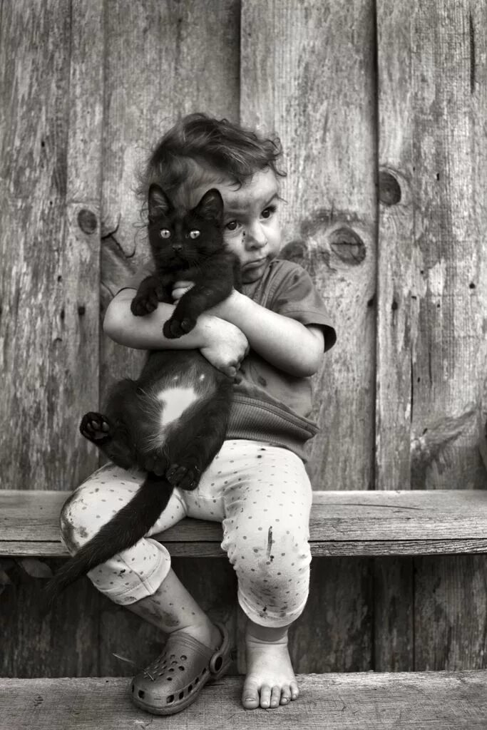 Прикольное черно белое фото Alain Laboile photographie sa famille à la campagne - Graine de Photographe Cats