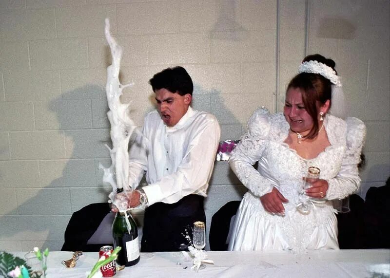 Прикольное фото со свадеб What happens if you wait until your wedding day... Funny wedding pictures, Weddi