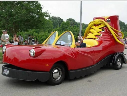 Прикольные фото автомобилей Top 10 Weird and Wacky Cars Shaped Like Shoes Weird cars, Car humor, Unique cars