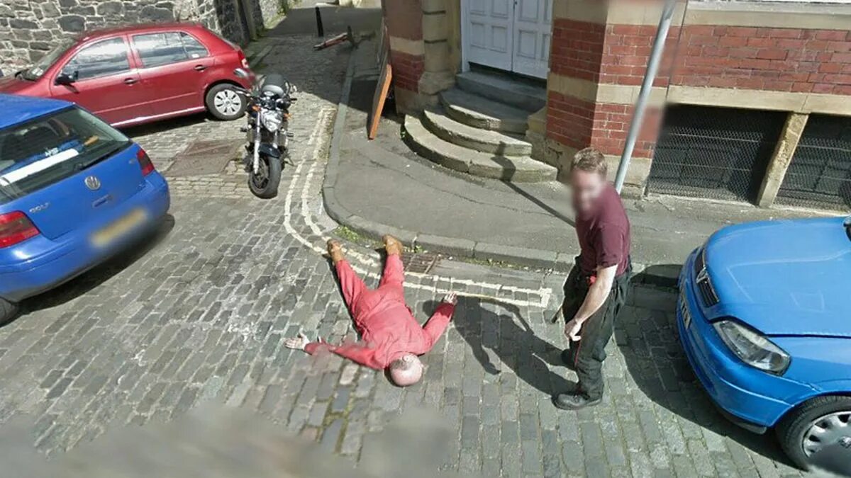 Прикольные фото на улице Murder' captured on Google Street View sparks police investigation - Mirror Onli