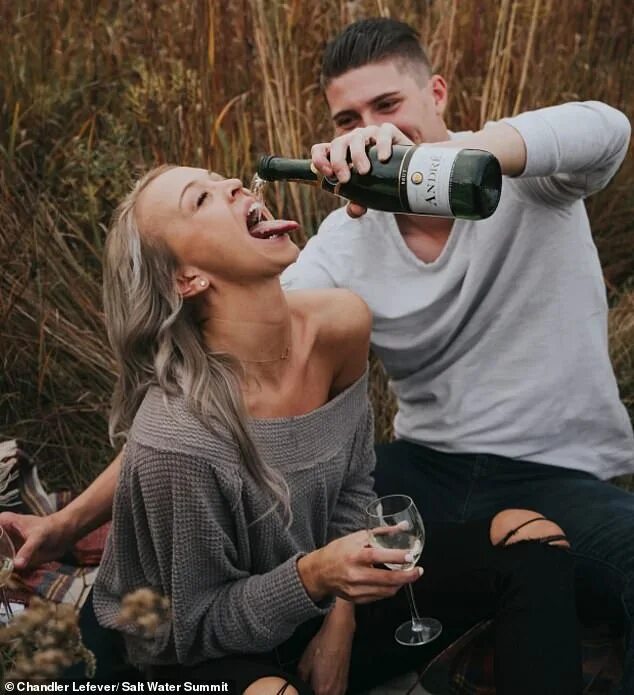 Прикольные идеи для фото с девушкой Groom-to-be accidentally pours champagne all over his fiancée in awkward photosh