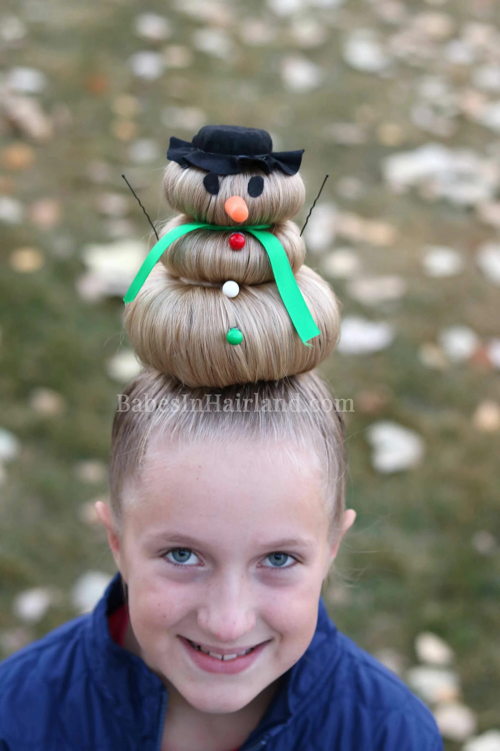 Прикольные прически для 9 лет Snowman Hairstyle for Crazy Hair Day (or Christmas) Crazy hair days, Crazy hair,