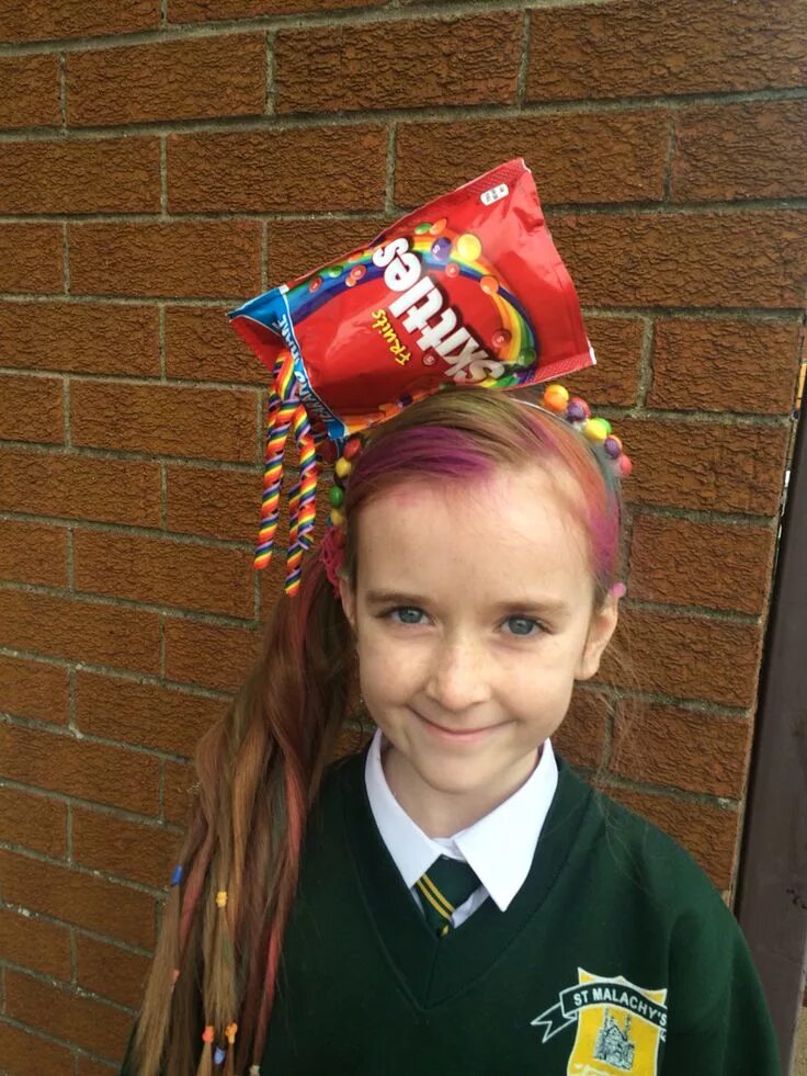 Прикольные прически в школу Crazy hair style for school fun day. Rainbow hair Crazy hair days, Crazy hair, W