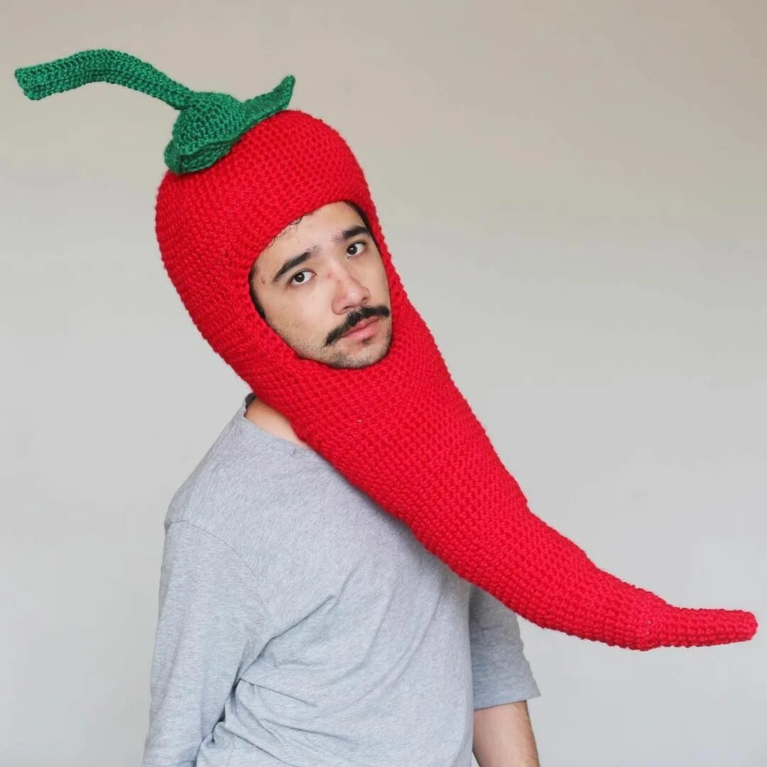 Прикольные шапки фото most fabulous chili pepper hat by Phil Ferguson Halloween crochet patterns, Hand