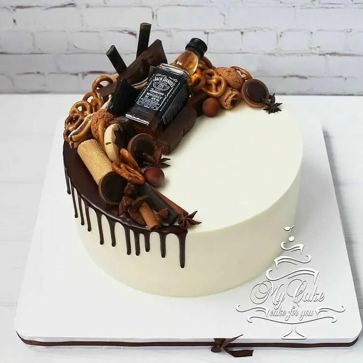 Прикольный декор торта для мужчины Pin on 21st birthday cake for guys Beer cake, Yummy cakes, Birthday cake for him