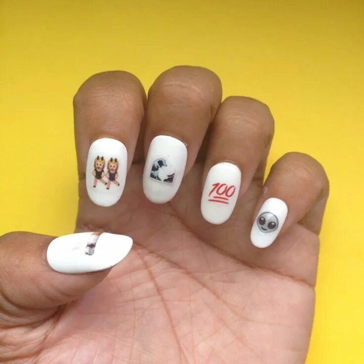 Прикольный дизайн маникюра Pin on Nails Emoji nails, Smart nails, Nail decals