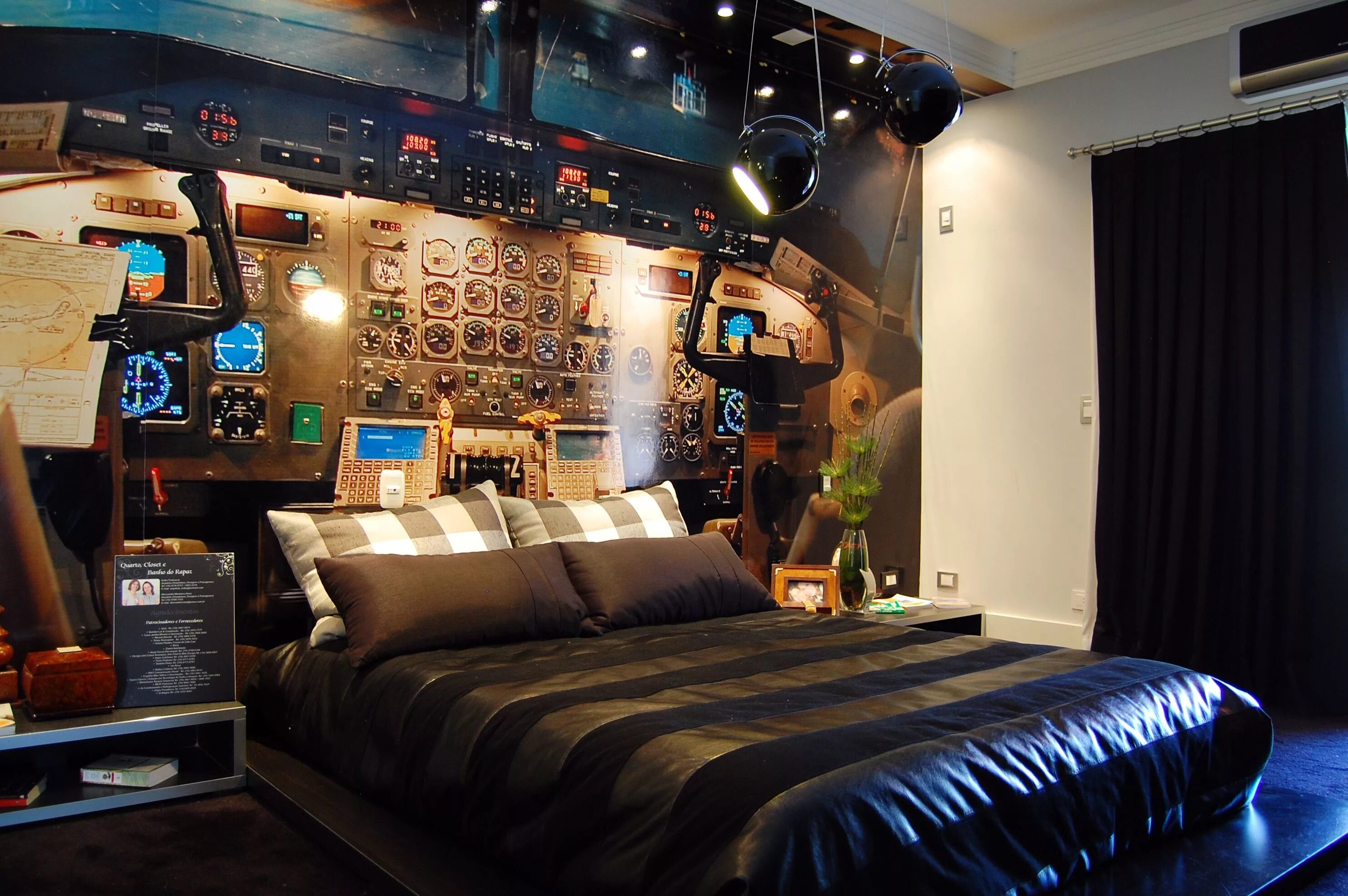 Прикольный интерьер комнаты Aviation Geek Bedroom Awesome bedrooms, Bedroom makeover, Cool dorm rooms