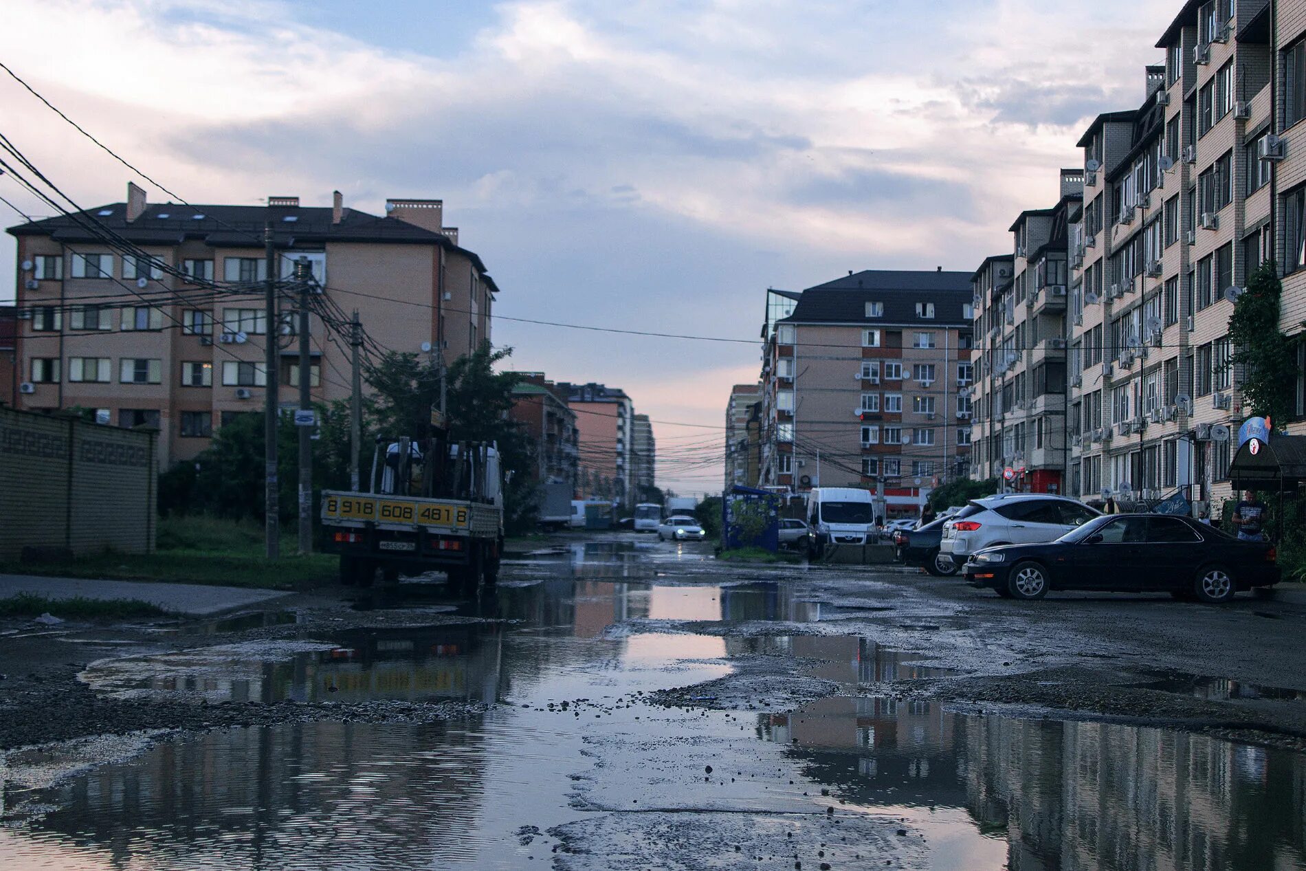 Прикубанский округ фото Художница Шафаростова ведет экскурсию по Музыкальному району Краснодара Юга.ру