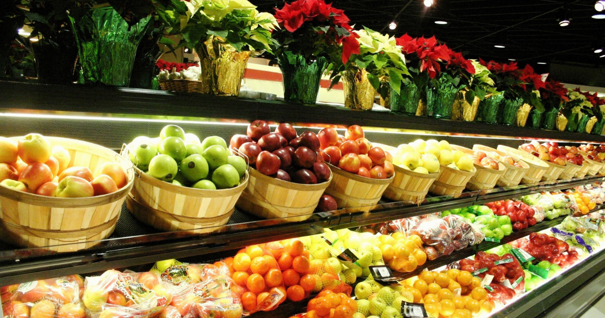 Прилавки в магазине с фруктами фото 5 Ways To Make Your Grocery Store Interior More Welcoming