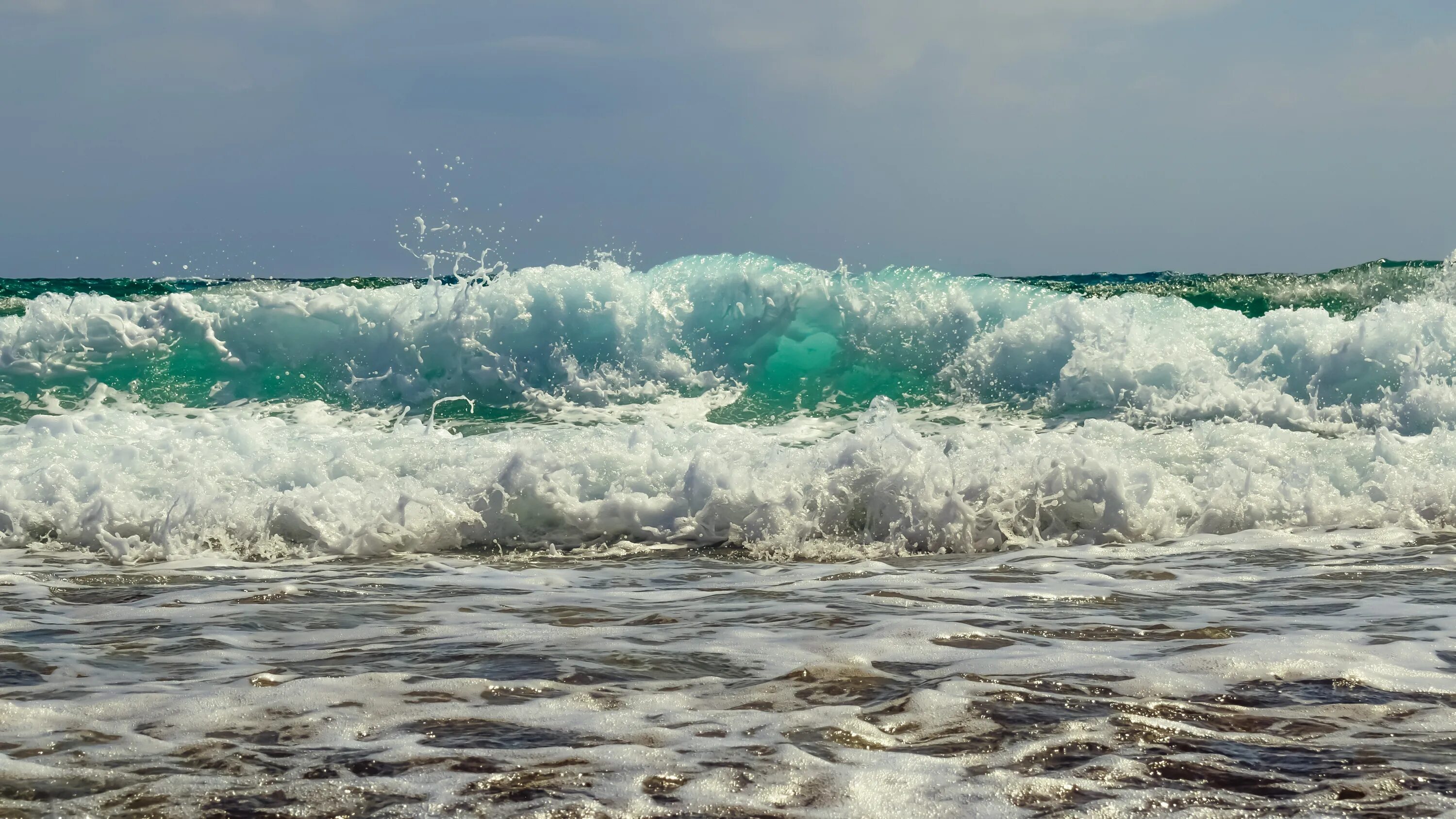 Прилив фото моря Wave Smashing Beach free image download