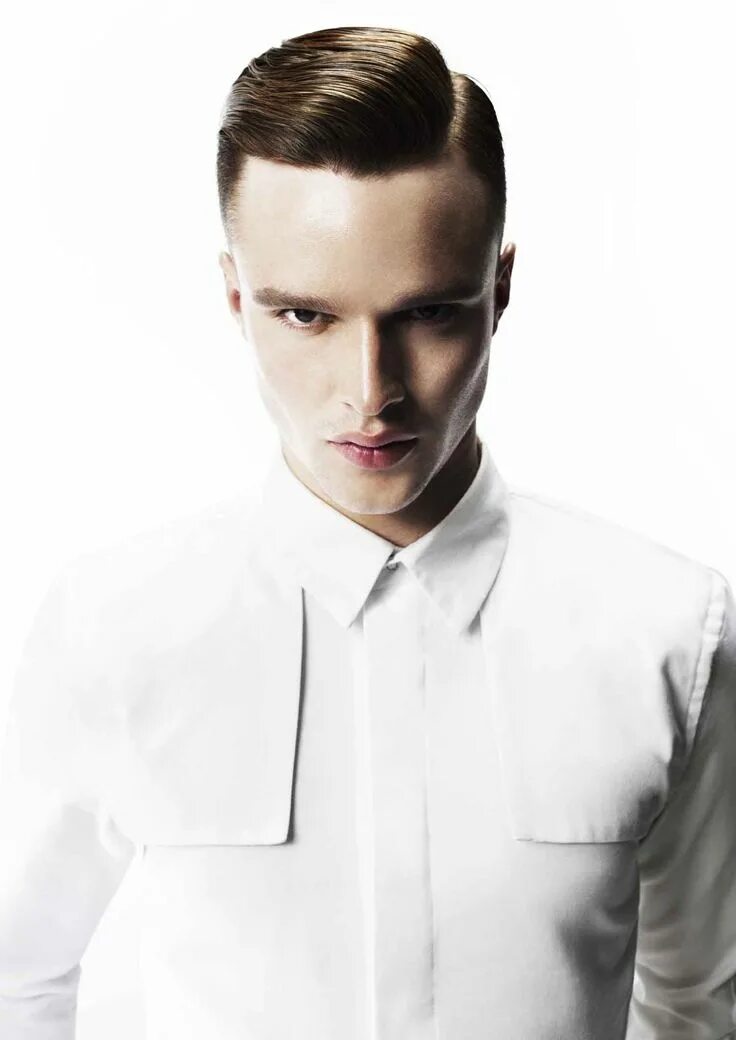 Прилизанная прическа HOB Salons achieve a sleek side part look. #prohairbeauty #men #haircut Mens hai