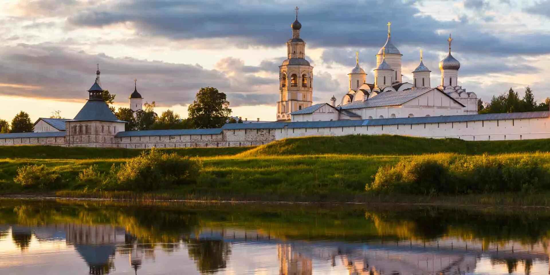 Прилуцкий монастырь вологда фото Спасо-Прилуцкий монастырь - Русский север