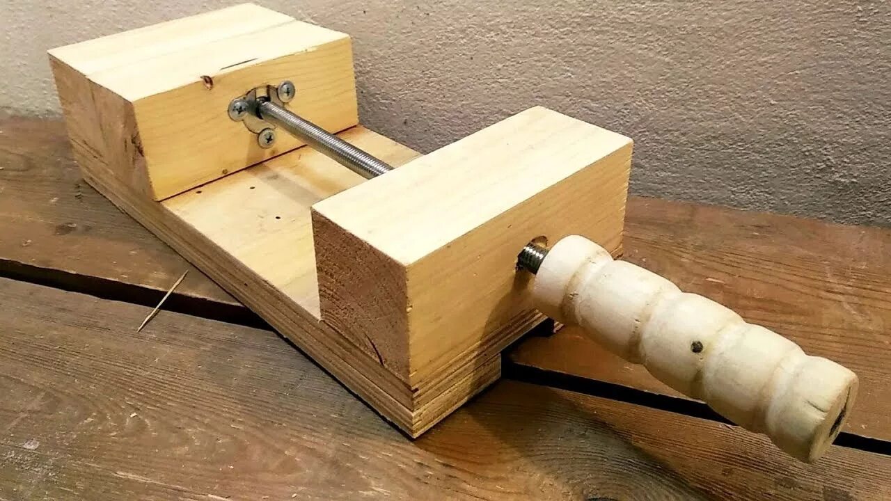 Применение самоделки How to Make a Drill Press Vise - DIY Wooden Vice - YouTube