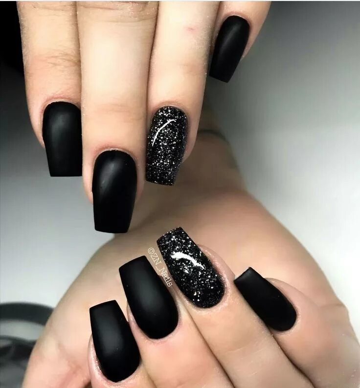 Пример черного маникюра Pin by Amy Karissa on Nails 3 Black nails with glitter, Black acrylic nails, Bla