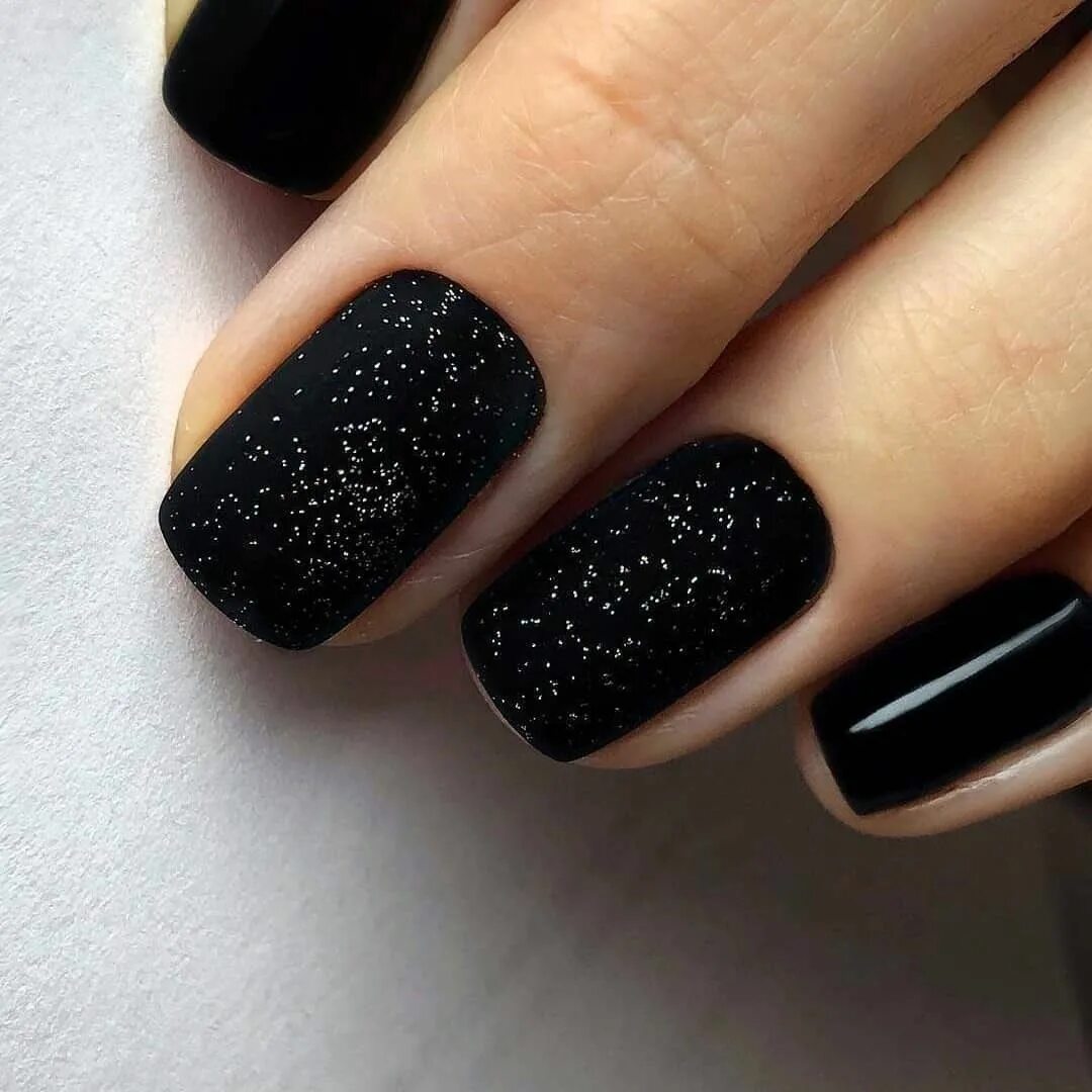 Пример черного маникюра Pin on Manicura de uñas