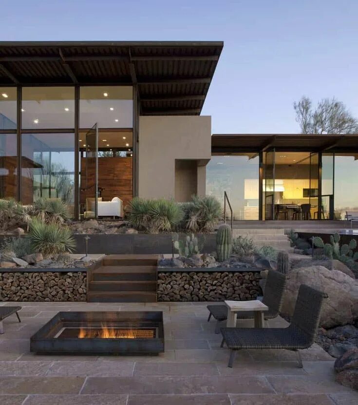 Пример дизайна частного дома Impressive glass and steel dwelling immersed in the Sonoran Desert Fachada de ca