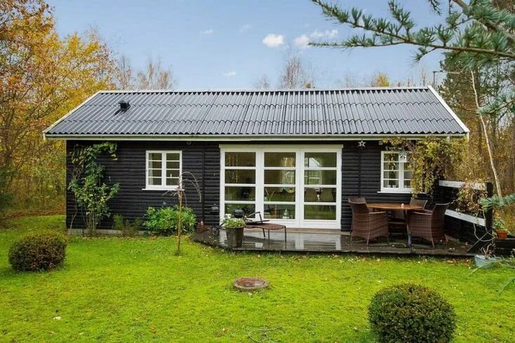 Примеры дачный домов фото Классическая уютная дача в Дании Summer house, Small summer house, Danish house