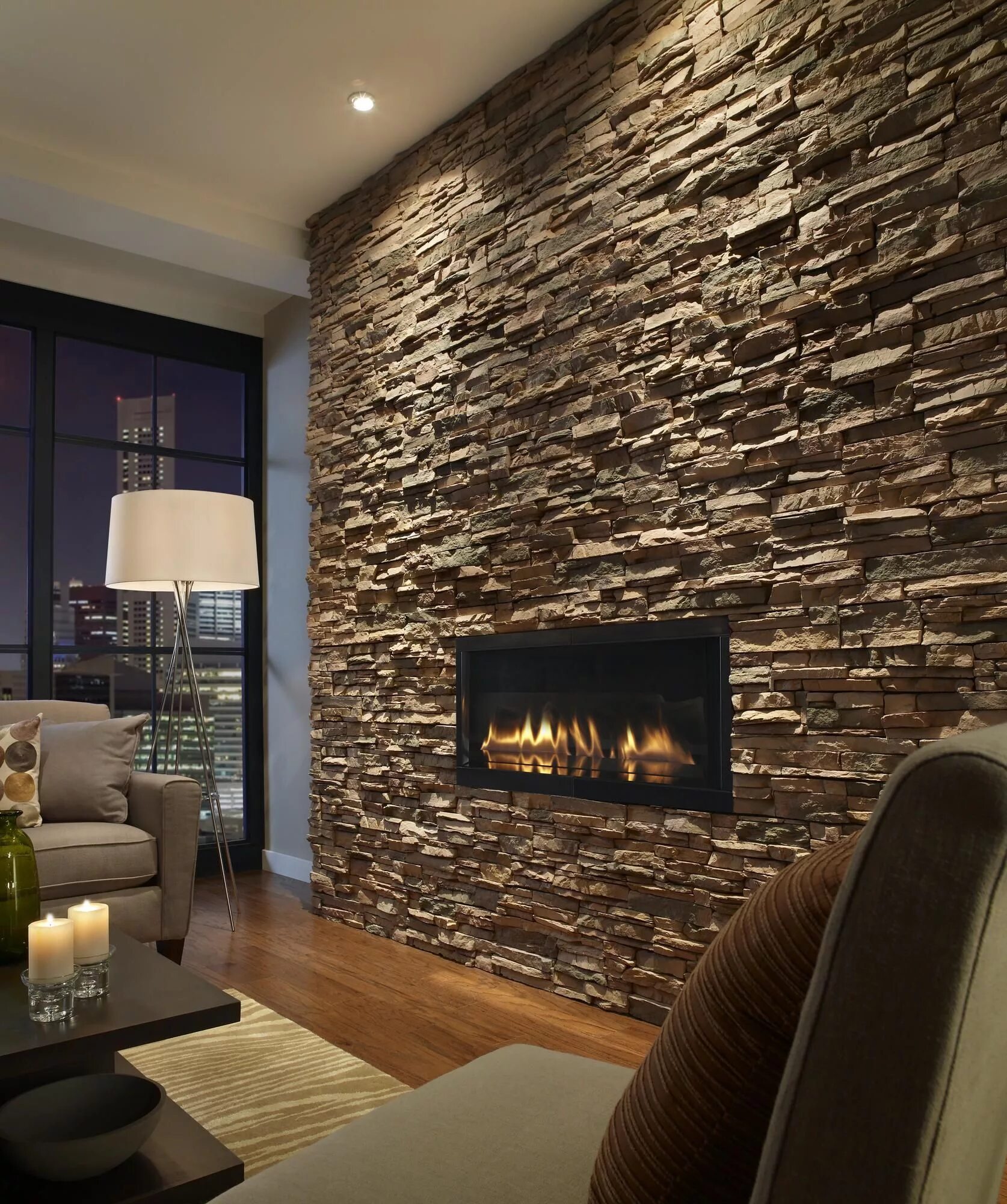 Примеры декоративной отделки стен Eldorado Stone - Imagine - Before and After - The EmberWall Stone walls interior