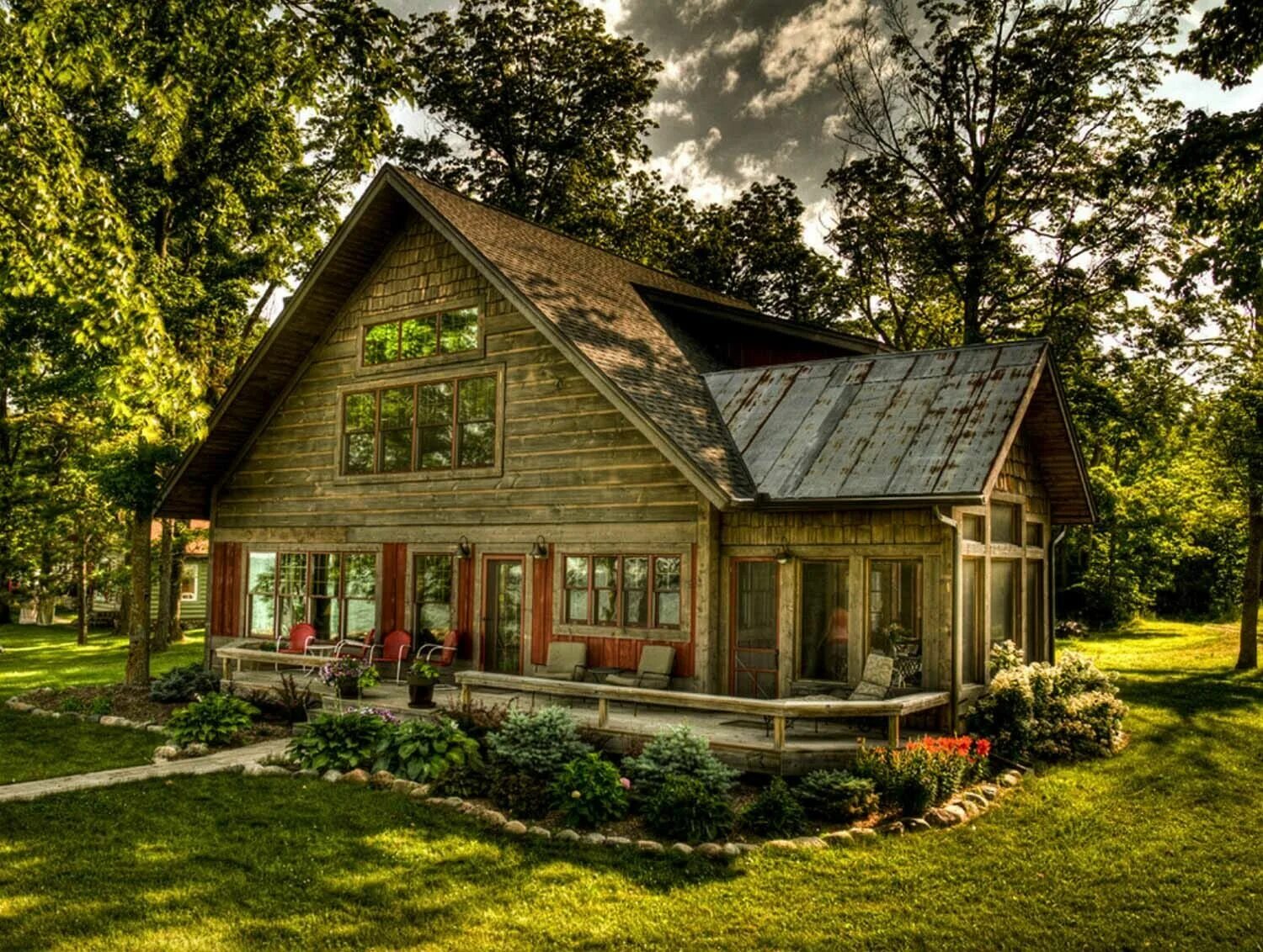 Примеры деревенских домов Dreamy lakefront cabin exuding rustic charm in Northern Minnesota Cabin exterior