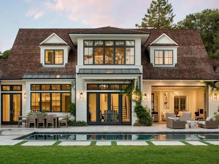 Примеры домов Curb Appeal: Modern California Farmhouse House exterior, Modern farmhouse exteri