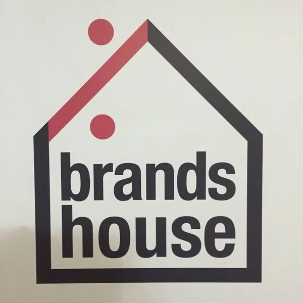 Примеры домов брендов brands house - Clothing Store in República