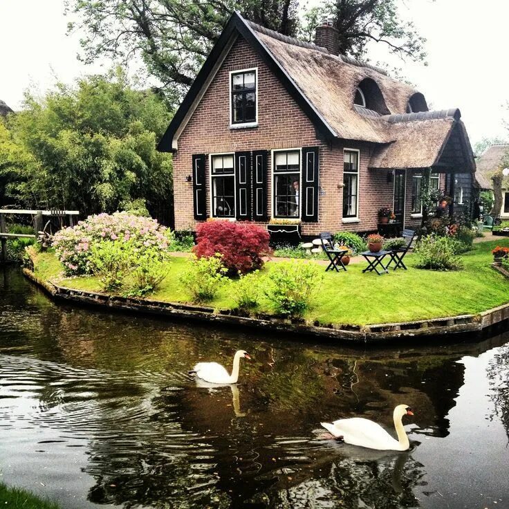 Примеры домов фото This Beautiful Dutch Village without Roads Is Like a Fairytale Out of a Storyboo